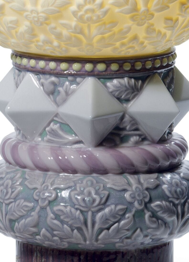 Peacock Table Lamp (US)