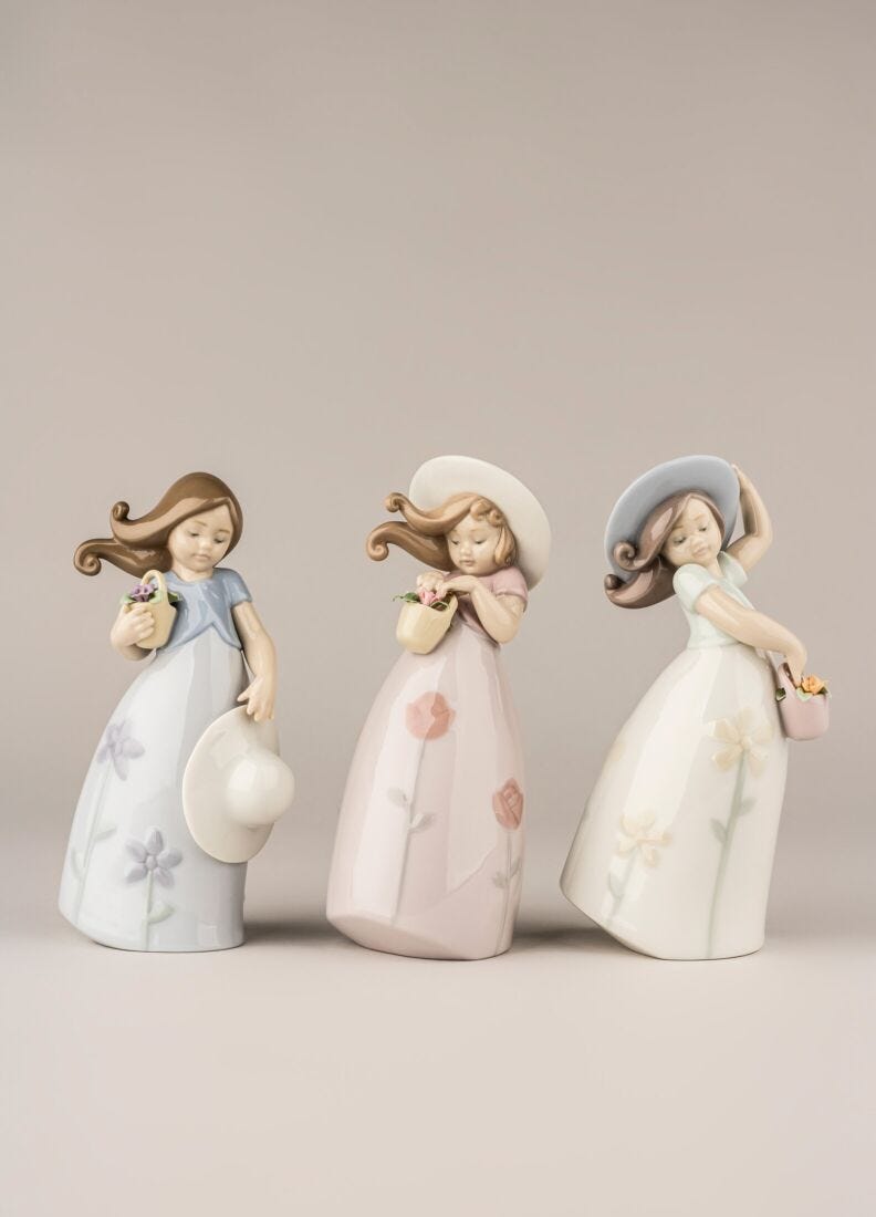 Lladro Little Daisy Girl Figurine - Dalmazio Design