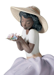 Sweet Fragrance Girl Figurine