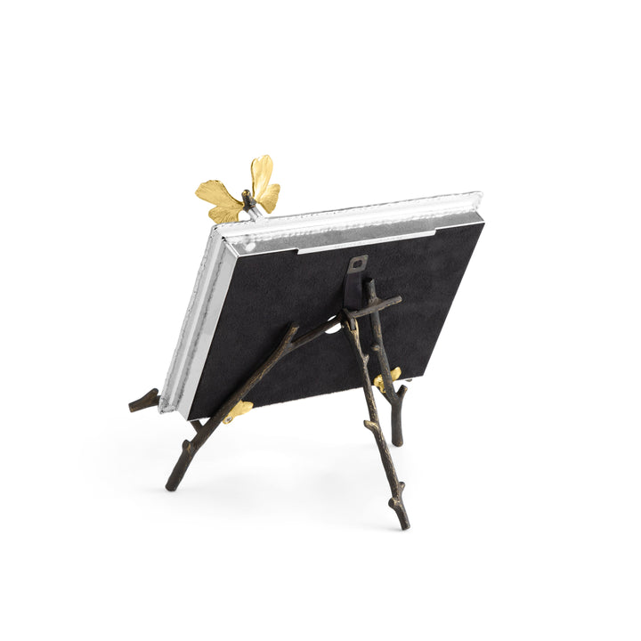 Easel