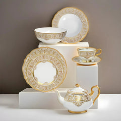 Carlsbad Queen White Teapot