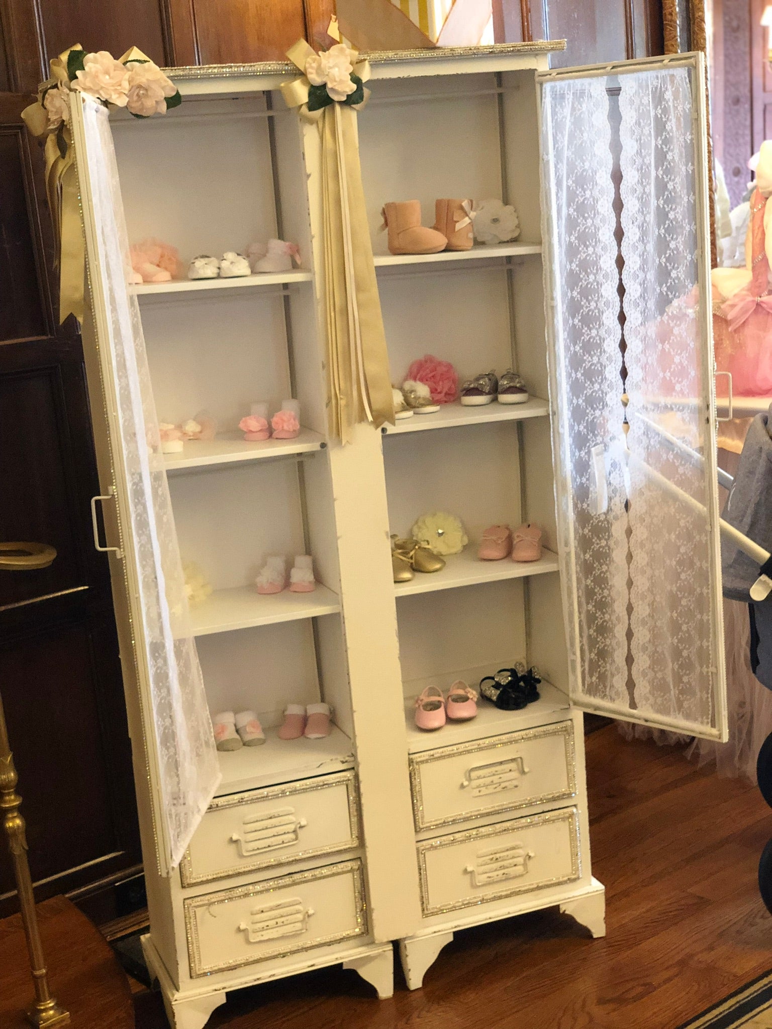 Dalmazio Design Romance Armoire w/ Props