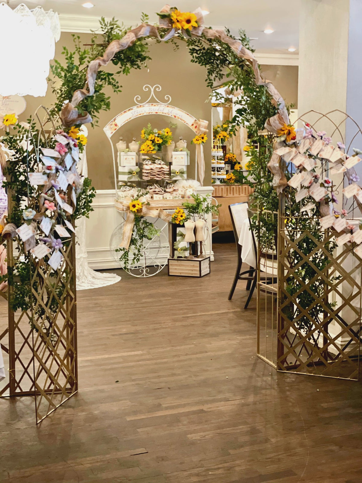 Golden Gate Escort Card Holder Rental