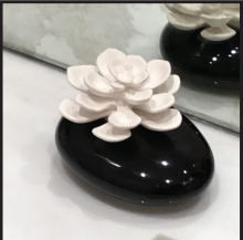 Oval Diffuser with Flower