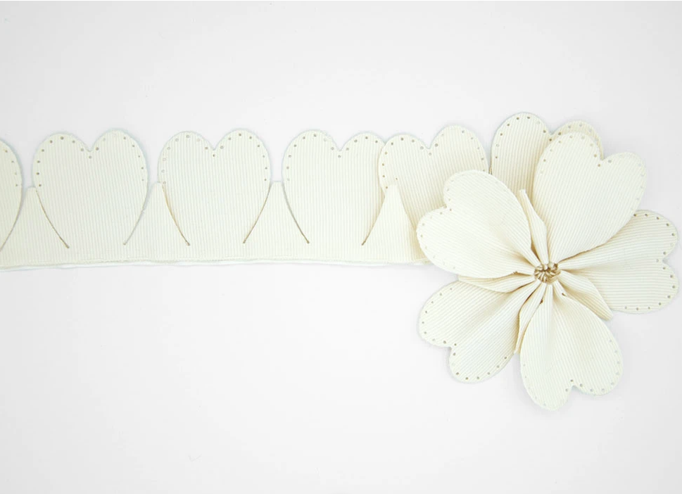 Confetti Ribbon Heart Canete Cuore