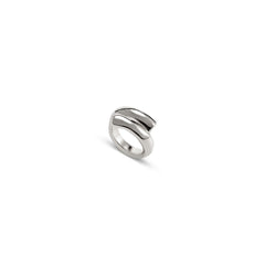Crossed Legs Ring