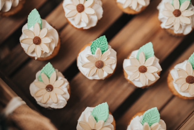 Burlap Beauty Dessert Bar Rental