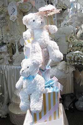 Dalmazio Design Giftbox Centerpiece Teddy Bears Rental