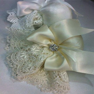 Dalmazio Design Venice Lace Sachet with Bow & Rhinestone Button