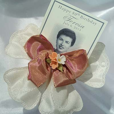 Dalmazio Design CRF Quadrifogolio Porcelain Flower with Victorian Ribbon Bow + Personalized Photo Card