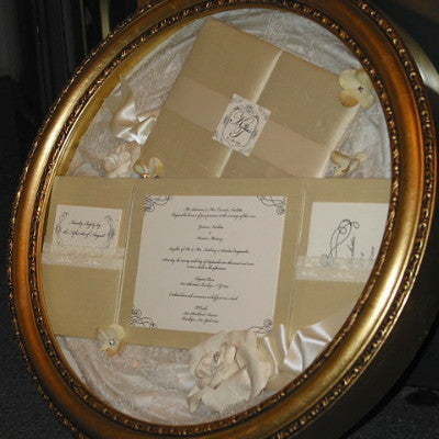 Dalmazio Design Keepsake Shadowbox - Elegant Round 14